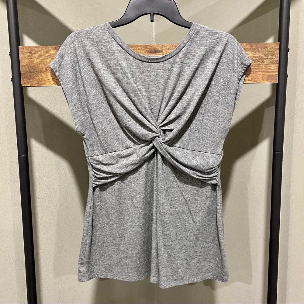 💖HOST PICK💖 Isabel Maternity heather gray knotted maternity top XS